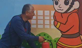 消防主题漫画,消防英雄的英勇瞬间